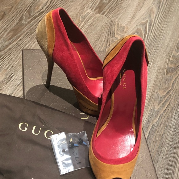 Gucci Platform Suede Pumps 7.5 - worn once - Picture 2 of 6